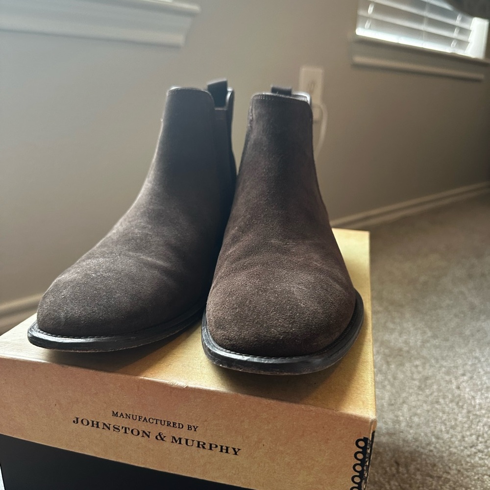 Johnston & Murphy Maxwell Chelsea Boot Size 10, Used three times
